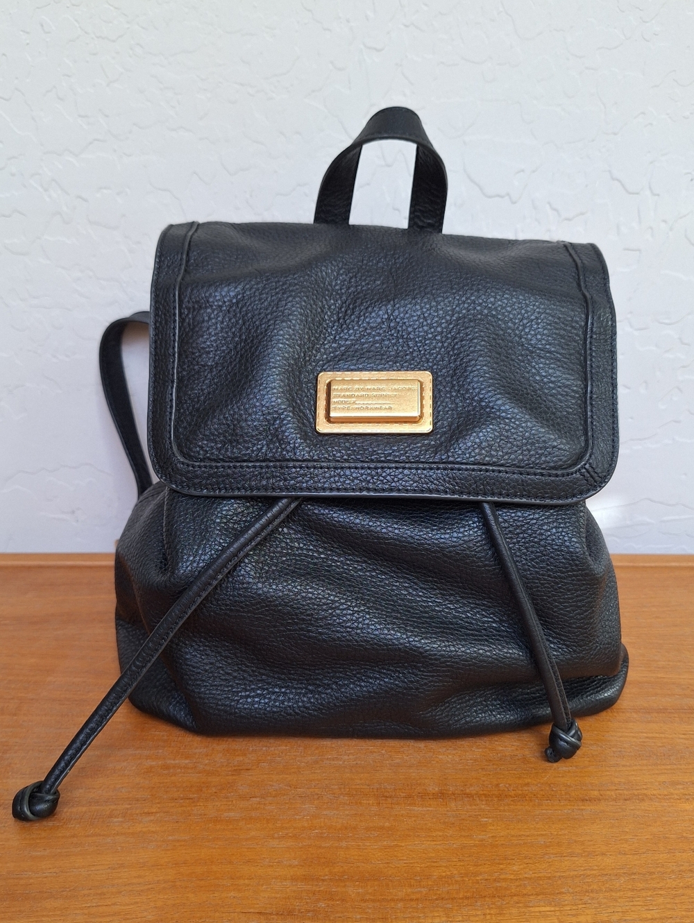 Marc Jacobs Slouchy Leather Backpack Drawstring Adjustable Straps Black Unisex